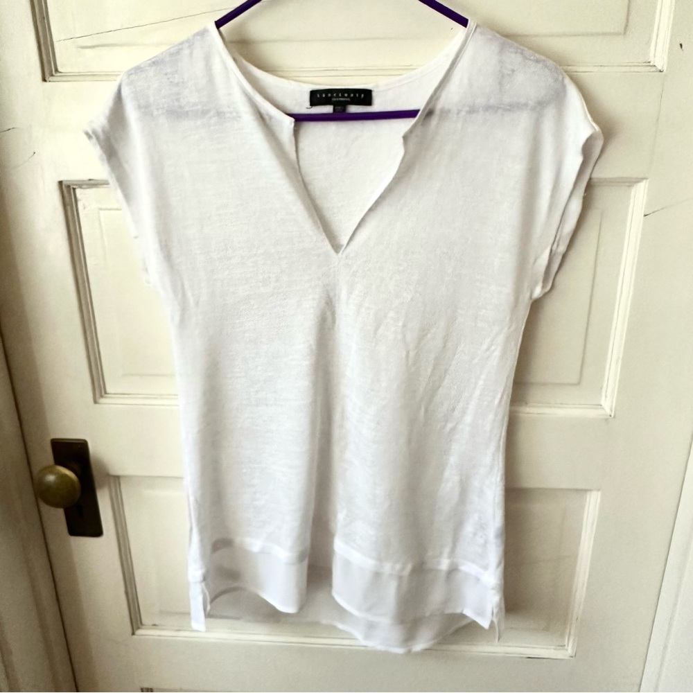Sanctuary Clothing White Notch V-Neck Cap Sleeve Knit White Tee Shirt